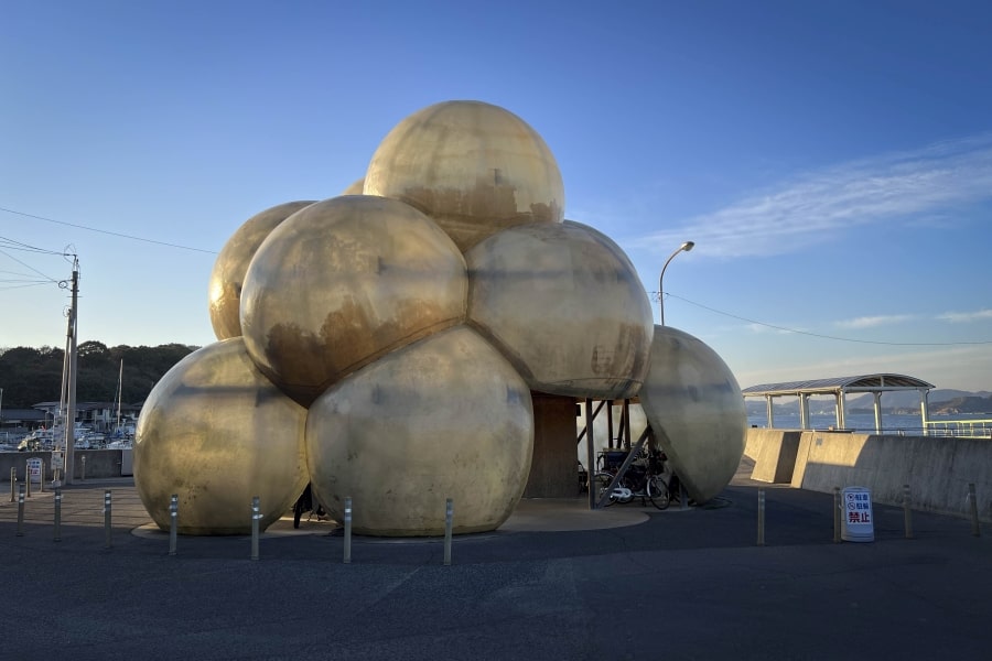 Naoshima-golden-hemorrhoids-min