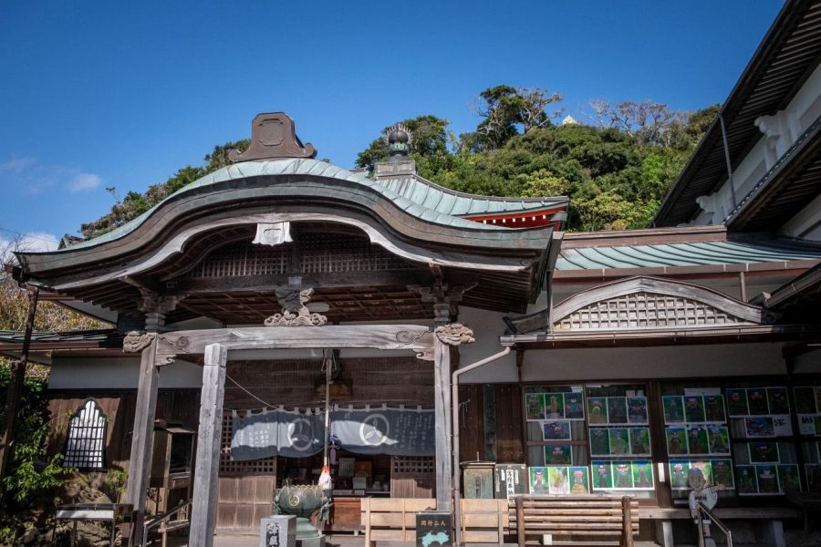 T25 Shinsho ji Temple main hall