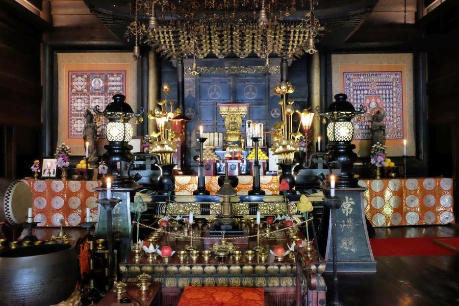 T31 Chikurin ji Temple altar