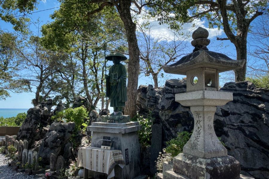 T32 Zenjibu ji Temple Kukai statue