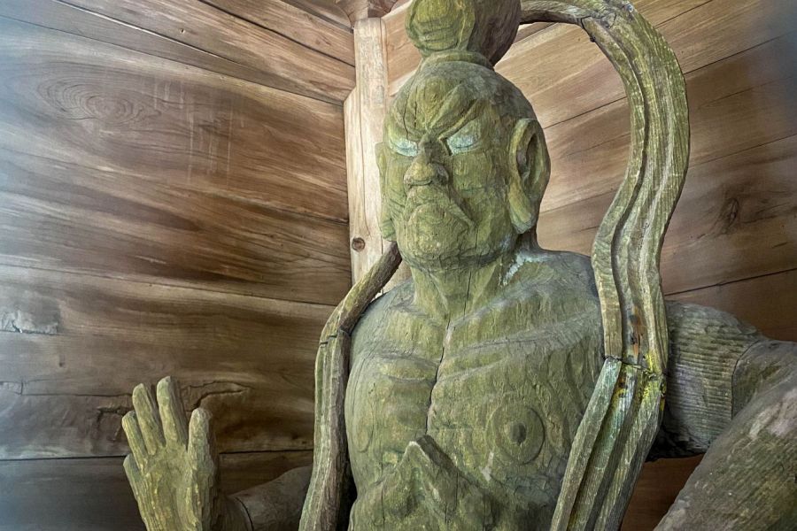 T32 Zenjibu ji Temple guardian left