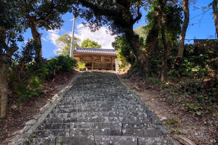 T32 Zenjibu ji Temple steps