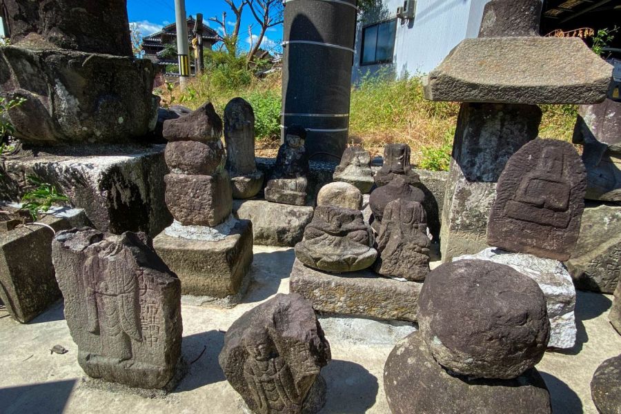 T32 Zenjibu ji Temple stone relics