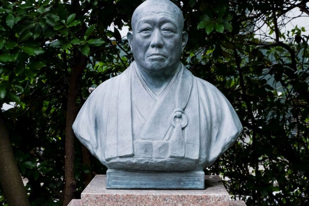 T33 Sekkei ji Temple priest bust (2)