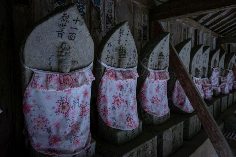 T36 Shoryu-ji Temple Kannon statues