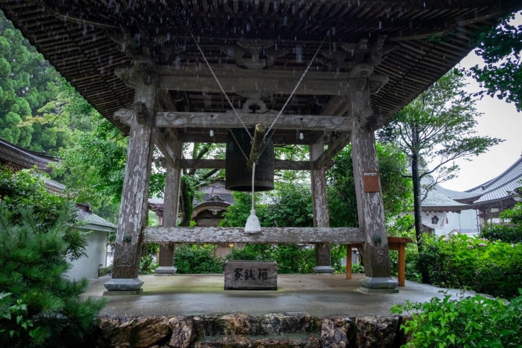T37 Iwamoto ji Temple belfry