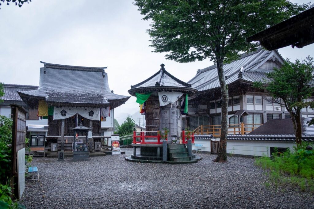 T37 Iwamoto ji Temple general view