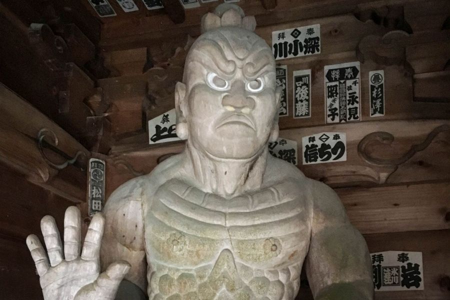 T37 Iwamoto ji Temple guardian left