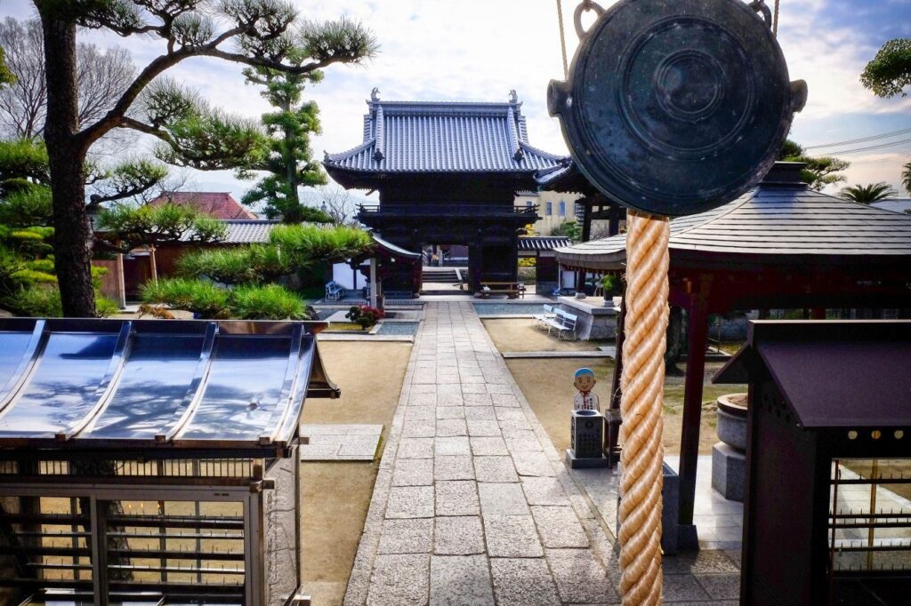 T48 Sairin ji Temple bell