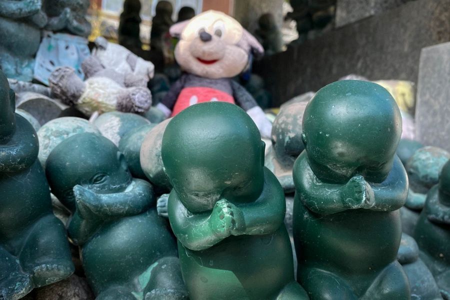 T54 Enmei ji Temple praying babies