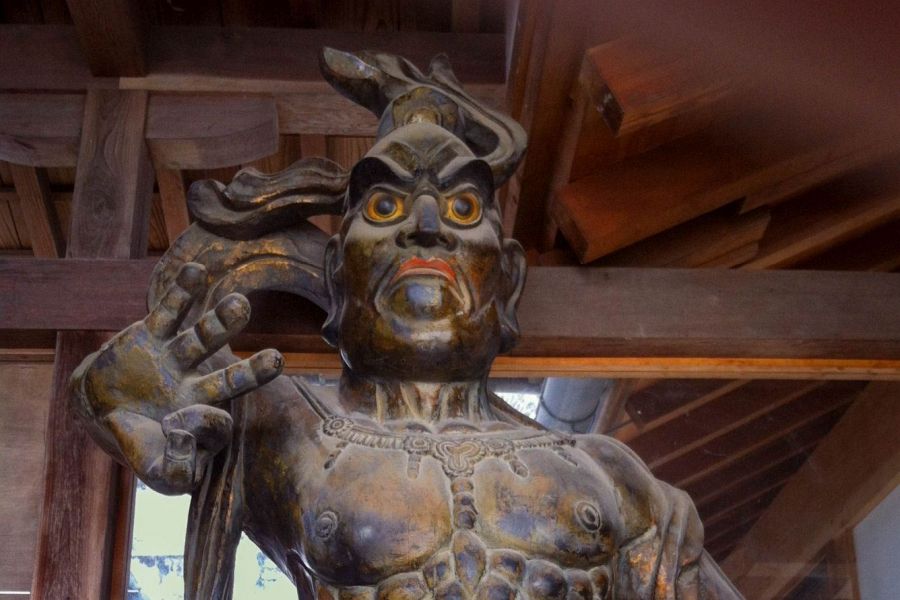 T56 Taisan ji Temple black Nio guardian left