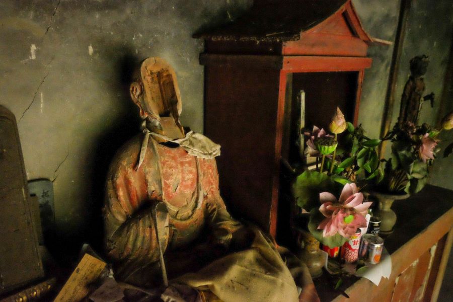 T71 Iyadani ji Temple faceless Buddha