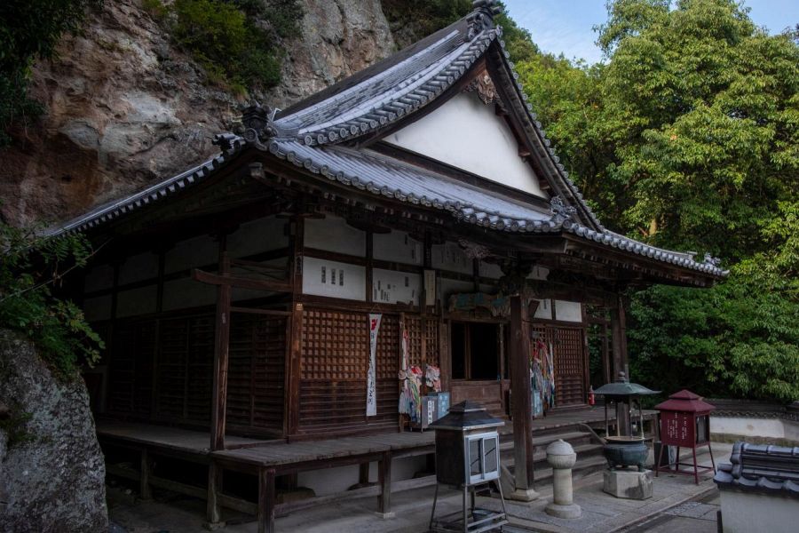 T71 Iyadani ji Temple rockface temple
