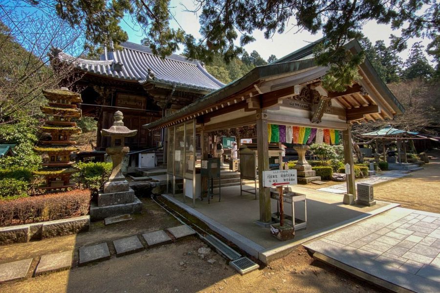 T81 Shiromine ji Temple Daishi hall