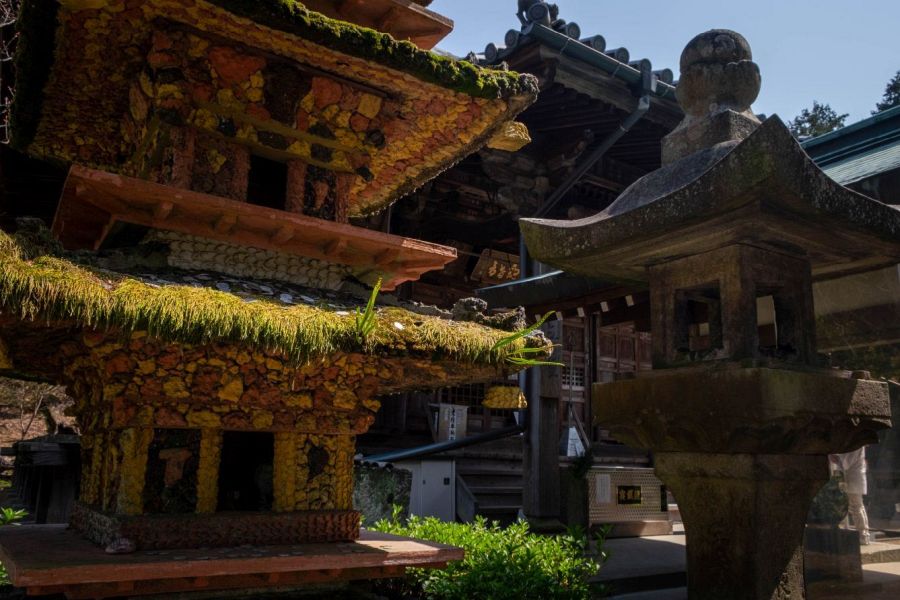 T81 Shiromine ji Temple mini pagoda