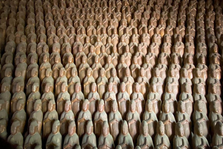 T82 Negoro ji Temple Kanon statues