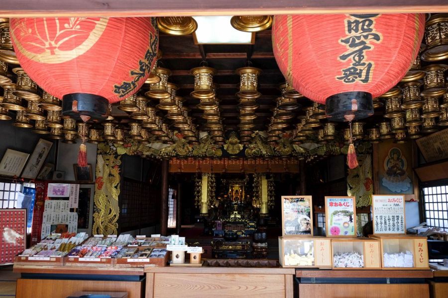 T83 Ichinomiya ji Temple lanterns