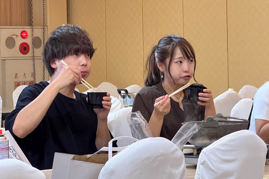 Nakano udon school eating lunch