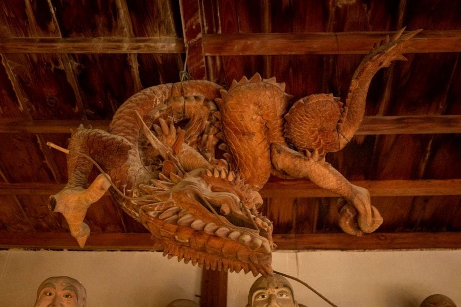 T5 Jizo ji Temple wooden dragon