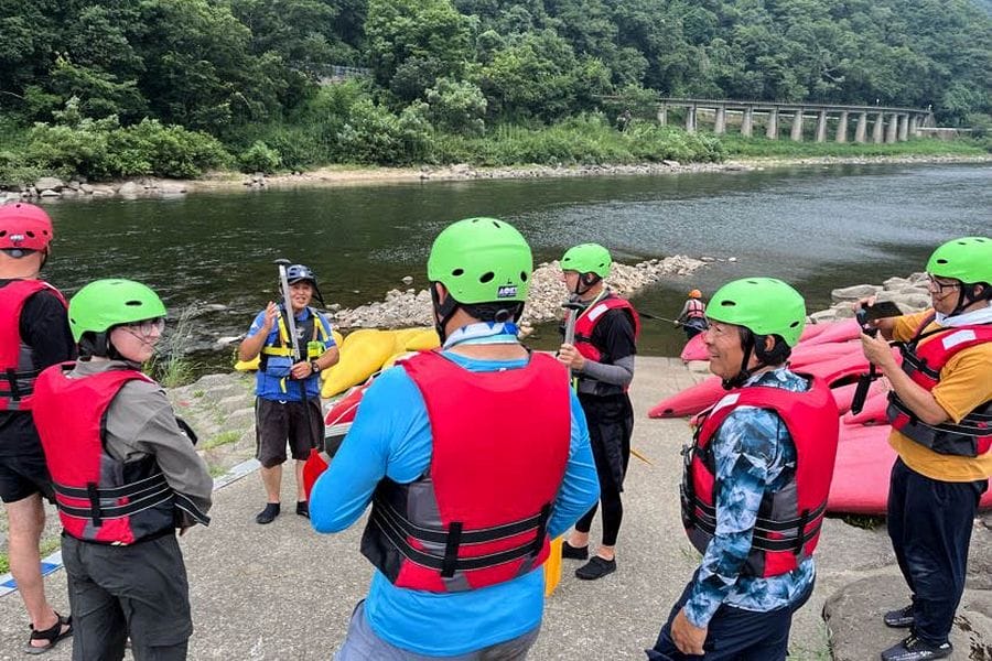 Gonokawa rafting pep talk