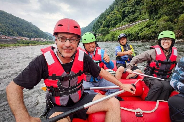 Gonokawa rafting smiling paddlers