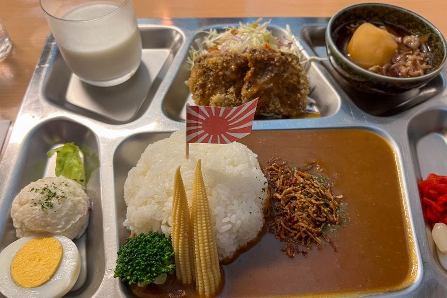 Kure High Collar Shokudo teppan curry