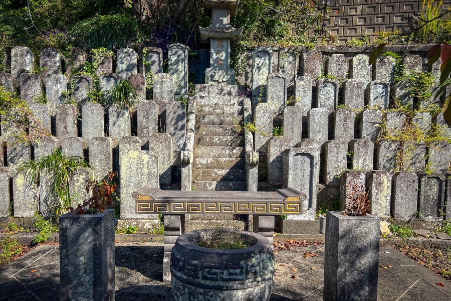 Nagasaki Fukusai-ji giant Kannon Chinese cemetery