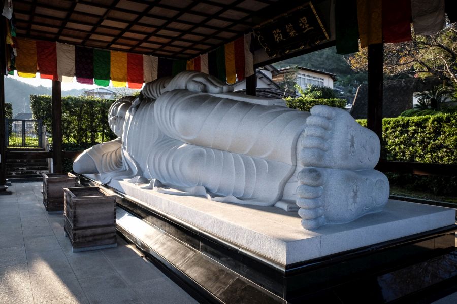 Uchiko Kosho-ji Temple reclining Buddha