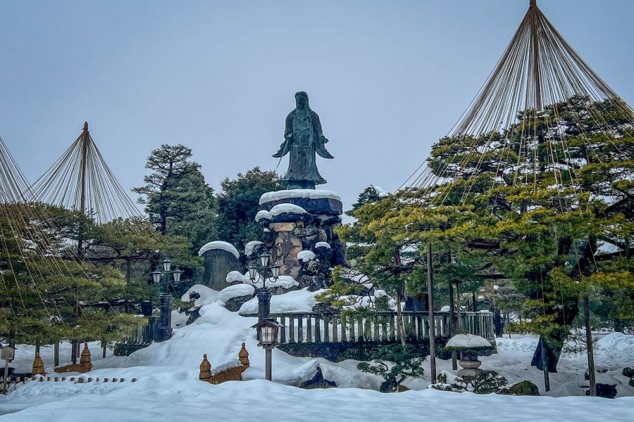 Kenroku-en Garden bronze statue