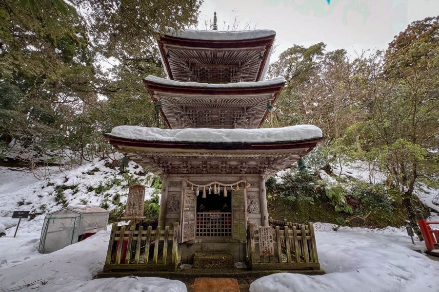 Nata-dera 3-storey pagoda