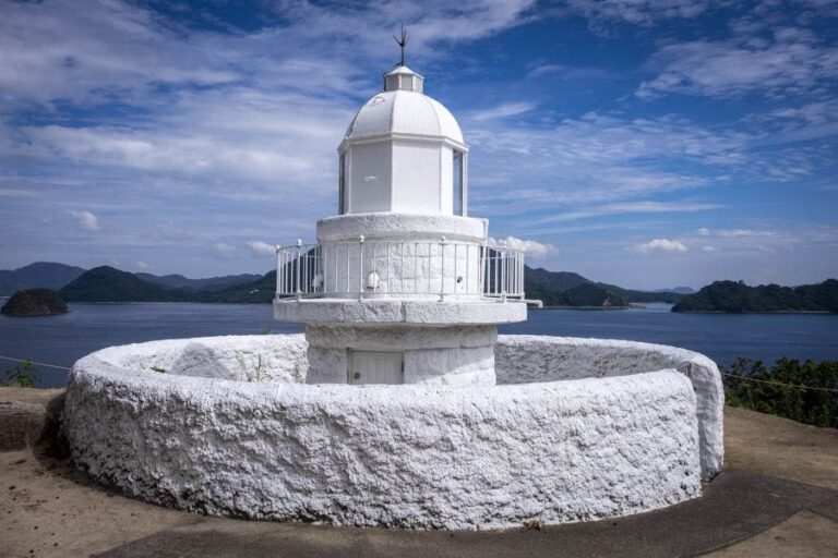 Ōsaki-Kamijima, Nakanohana Lighthouse