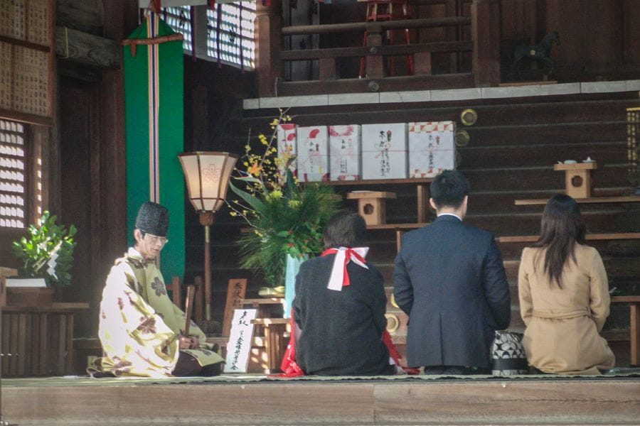 Gokoku Shrine family prayer