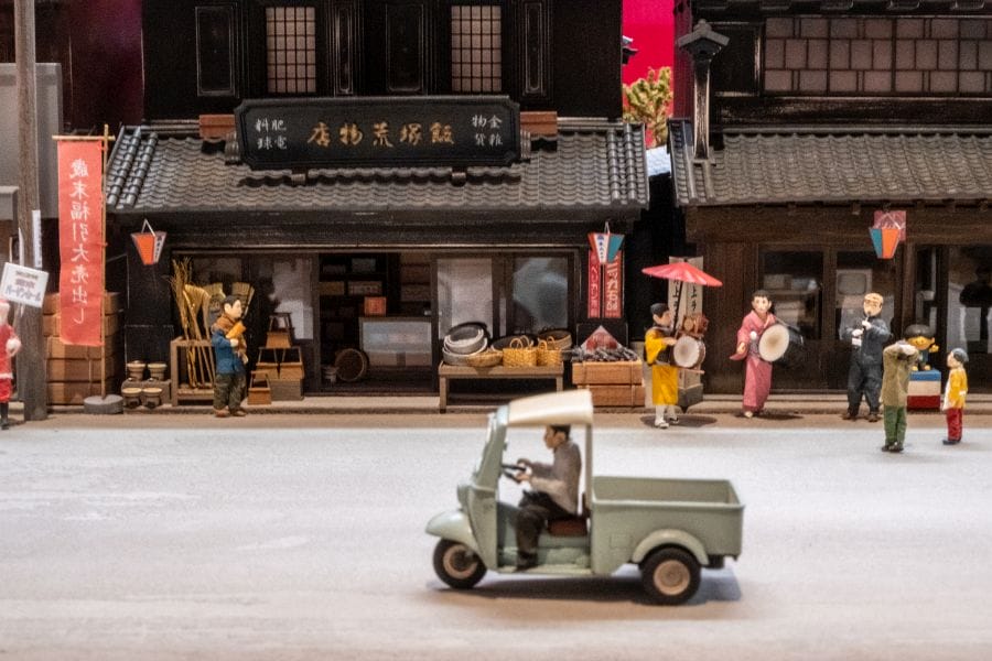 Omiya Museum of History and Folklore urban Showa diorama with 3-wheeler