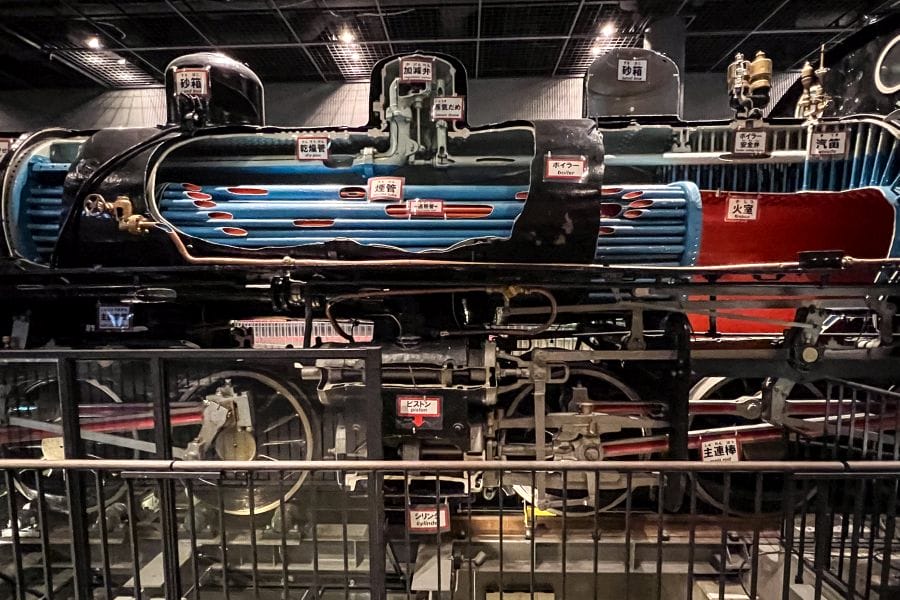 Omiya Railway Museum steam locomotive cutaway